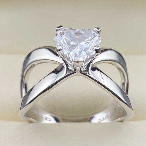 UTC 925 Sterling Silver Heart Shaped CZ, Love & Romance Ring Size 8 - 5.7 Gm. - Picture 11 of 15